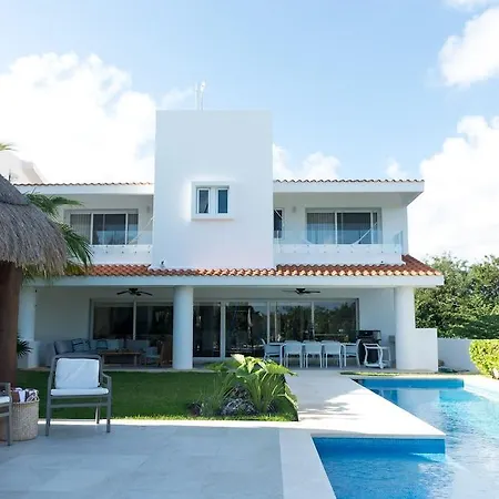 Casa Caleta, Surrounded By Nature, Ideal For Large Groups Hotel